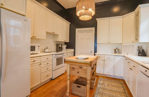 Ocean Point House | Ocean Views, Two Master Suites, Screened Porch & Access to Ocean Point Community Pool & Cabana