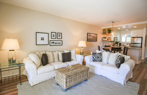 Isle of Palms Condo | Ocean Views! Wonderful Screened Porch w/Exterior Door to Access the Community Pool or Wide Beach