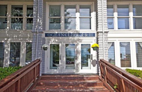 Ocean Drive Resort | Oceancliff I & II