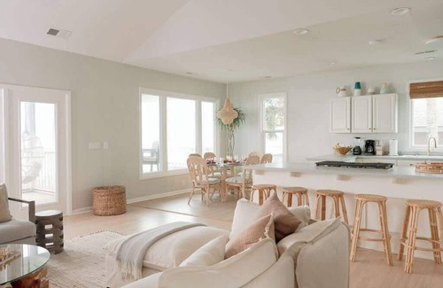Folly Beach House | Oceanfront 7-bed home with grass backyard & grill