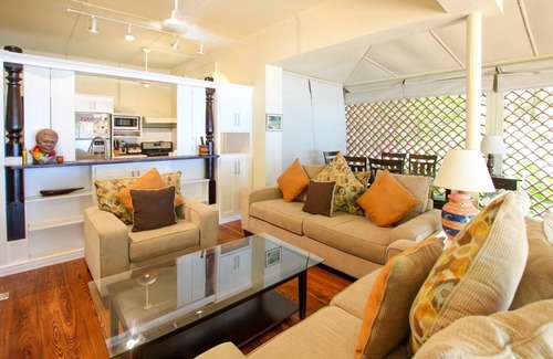 Mullins House | Oceanfront Classic 3-bed House - Whitecaps
