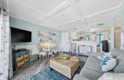 North Carolina Coast Condo | OCEANFRONT CONDO, BEACH EQUIPTMENT, LINENS, BIKES ALL INC.