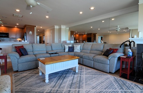 Rehoboth by the Sea Condo | OCEANFRONT CONDO WITH ELEVATOR!- 1 St. Louis St, 203 Wilson Dunes, Dewey Bch