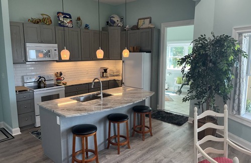 Newport Apartment | Oceanfront/Intercoastal Waterway