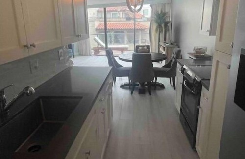 South Redondo Apartment | Oceanfront oasis