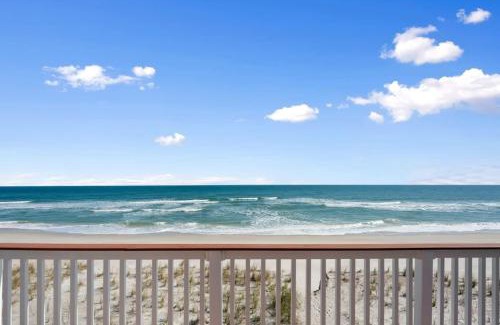 Vilano Beach House | Oceanfront, Serenity Under the Sea, Tiki Bar and Grand Deck!