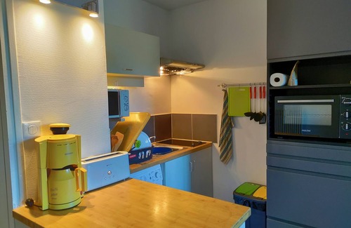 Le Penon Apartment | Oceanfront studio above the pines