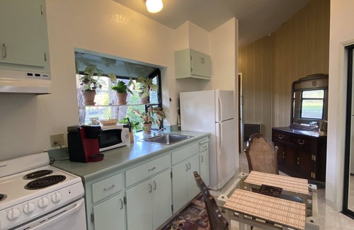 Anchor Bay Apartment | Oceanfront Studio with views of the Pacific Ocean & Direct Access to the Beach S
