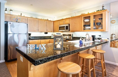 Depoe Bay Condo | Oceanfront, Watch Whales | Reflections by the Sea
