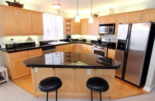Depoe Bay Condo | Oceanfront, Whale Watching, Pool | Captains Choice