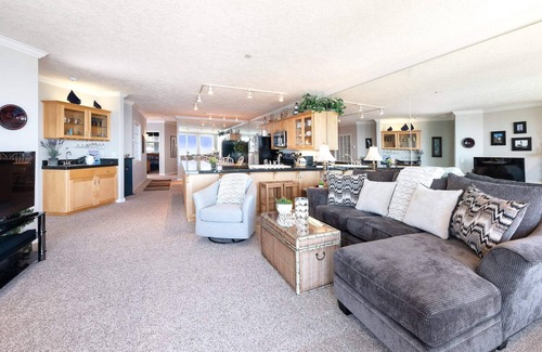 Depoe Bay Condo | Oceanfront, Whale Watching, Pool | The Beacon