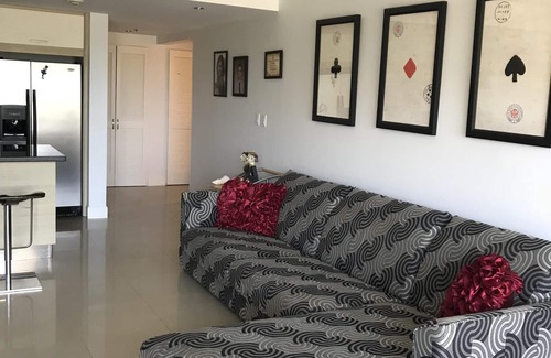 Eagle Beach Condo | Oceania One-bedroom Beachfront Paradise