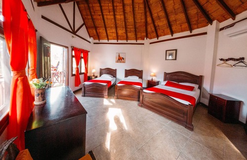 Puerto Lopez Hotel | Oceanic Hosteria y Restaurante
