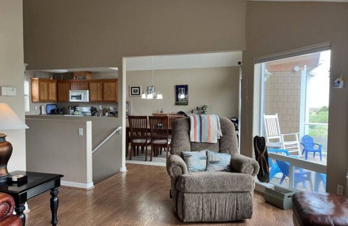 Long Beach House | Oceans Echo - Close to town and the beach