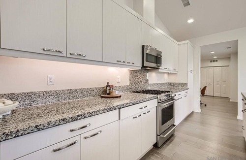 Ivey Ranch - Rancho Del Oro Condo | Oceanside, CA new townhouse, pool, jacuzzi, workout area
