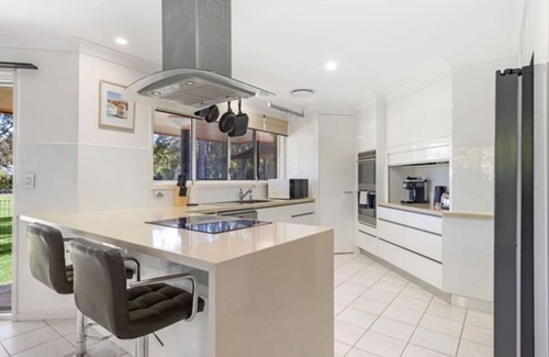 Point Vernon House | Oceanside Escape in Point Vernon