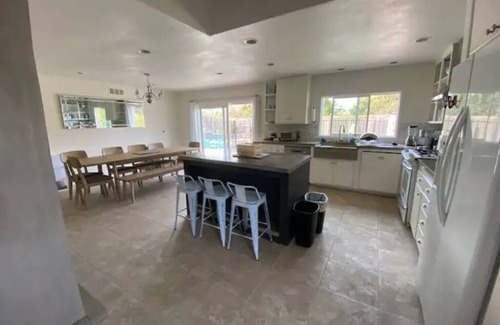 Loma Alta House | Oceanside Gem W/Pool, Hot Tub and Game Room!