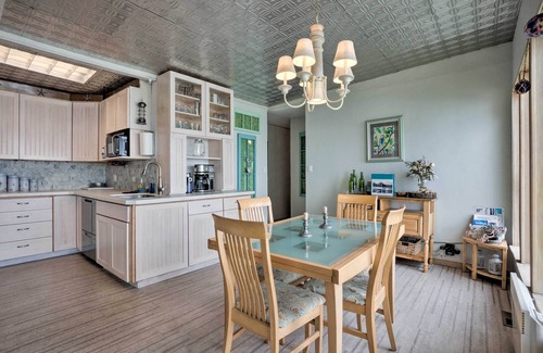 Coos Bay House | Oceanside Getaway w/Beach Access & Home Gym!