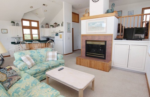 Pine Island House | Oceanside, Hot Tub, Community Amenities, 845 ft to Beach Access, PI6, Fan-ta-sea