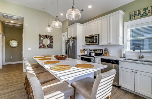 Whalehead Beach Condo | Oceanside: Modern home with Stunning Decor! Pets ok!
