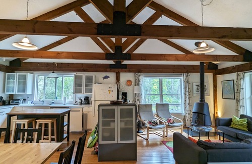 Wellfleet House | Oceanside OSLIL COTTAGE - Walk to Lecount Hollow Beach