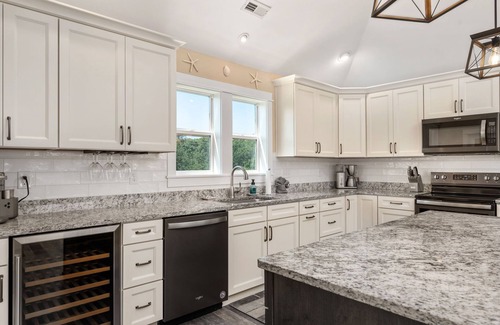 Whalehead Beach House | Oceanside,Pool,Spa,GameRm,7MinWalk2Beach&Sound New