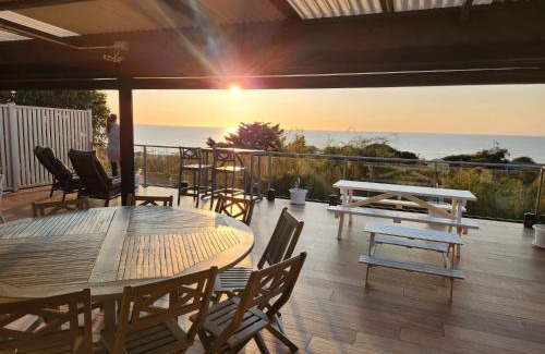 Peppermint Grove Beach House | Oceanview Manor by "Peppy Beach Retreats" - Two Houses in One with Panoramic Views