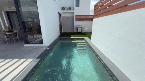 La Iglesia Villa | Oceanview Villa With King Beds
