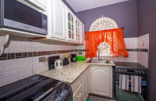 Ocho Rios Condo | Ocho Rios Ocean View Large Studio 24 Hours Security Wi/fi sleeps 2
