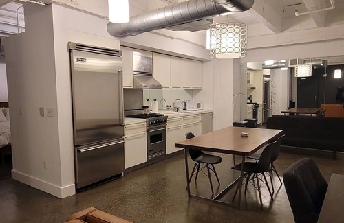 Hollywood Condo | OCT & NOV SPECIAL Renovated Loft @ Hollywood & Vine w/Rooftop - Pantages Theater