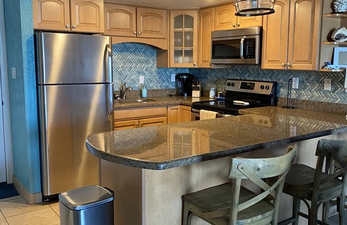 South Padre Island Condo | "OCTOBER" 2025-"SPECIAL-RIGHT ON THE BEACH-Amazing View-ALL REMODELED