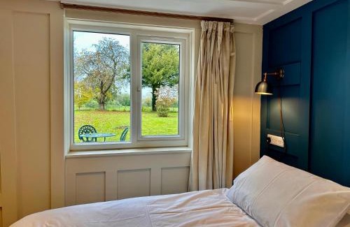 Taunton House | Octon Cottages Luxury 1 and 2 Bedroom cottages 1 mile from Taunton centre