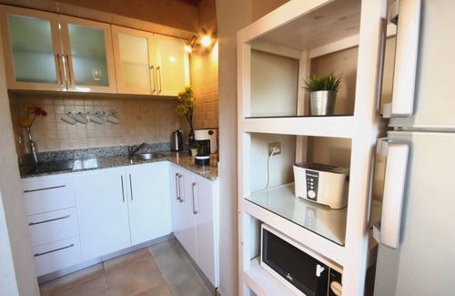 Dahab Apartment | Octopus Apartment With Jacuzzi Pool, Wifi, BBQ And Sunbeds. Beach 3 mins walk.