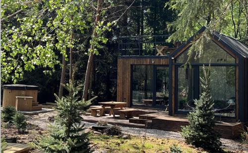 Miedziana Gora Villa | Odpoczynek Domki Pod Dębem z Opcją Jacuzzi