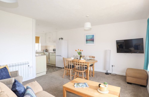 Llanengan Cottage | OER - 8 TY'N DON, pet friendly, with a garden in Abersoch