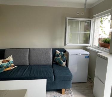 Offenbach am Main House | OF Rent - Zimmer mit Bad in Offenbach 12km bis Frankfurt Zentrum