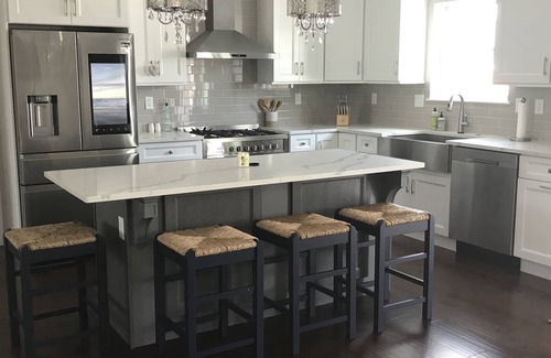 Union Beach House | Off-Season 6-8 month rental: WFH at the beach or commute via train/ferry to NYC!