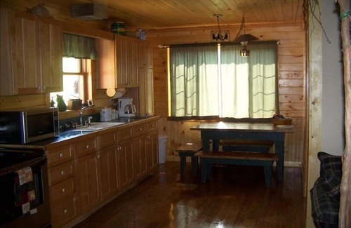 Middlebury Center Cabin | OFF THE BEATEN PATH BEAUTIFUL PRIVATE CABIN WIFI WELLSBORO nMEMORIAL DAY OPEN!