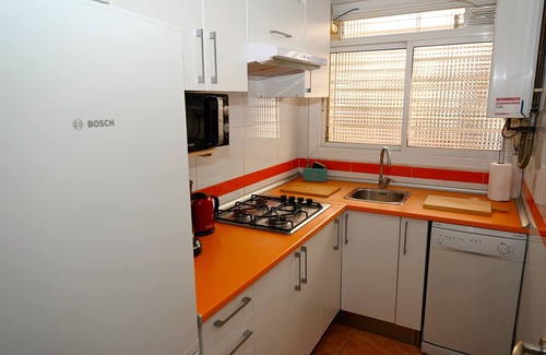 Badalona Apartment | OFFER, SPACIOUS confortable 3 BEDROOMS , CLIMATISSATION + FREE WIFI