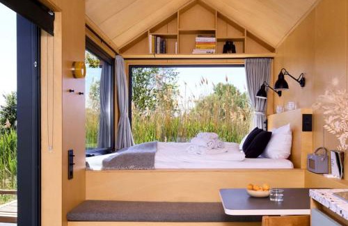 Seelow Resort | Offgrid Cabin am See in Brandenburg Tiny House Natururlaub bei Berlin
