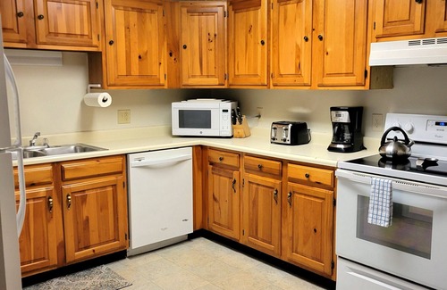 Bartlett Condo | Official Seasons RMC Condo 09h - 2 bedrooms + loft - sleeps 10 - No Fees