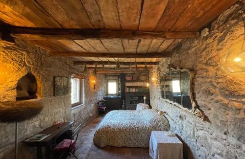 Calcata Historic Town Apartment | officina alchemica