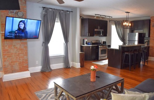 Detroit - Shoreway House | Ohio City,Near Downtown, Rock Hall,Stadiums, Shops