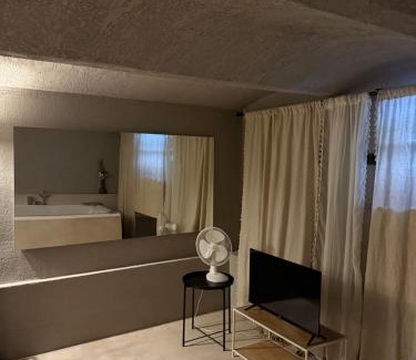 Ostrava City Centre House | OhMySpa - Bed & Bath