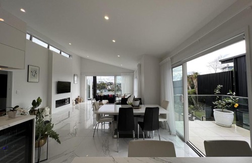 Orakei Apartment | Okahu Bay Villas