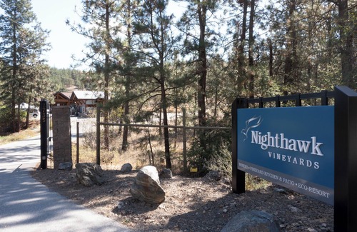 Okanagan-Similkameen Cabin | Okanagan vineyard tenthouse experience.luxury immersed in nature!