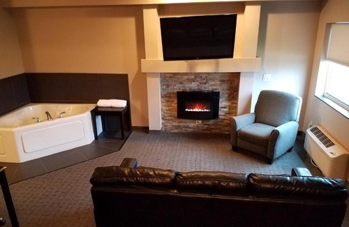 West Okoboji Hotel | Okoboji Inn & Suites