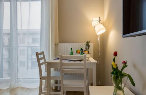 Praga Apartment | Okrzei 18 - studio by Homeprime