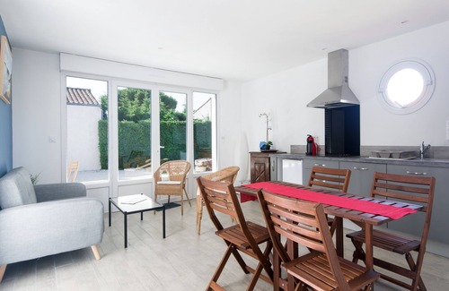Cheray House | Oléron 2 houses top comfort 10 mn sea calm space wifi, closed garden