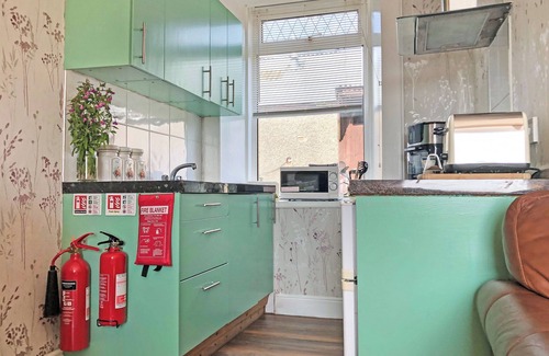 Kilkenzie Cottage | Old Barn Farm Cottage - CC539048